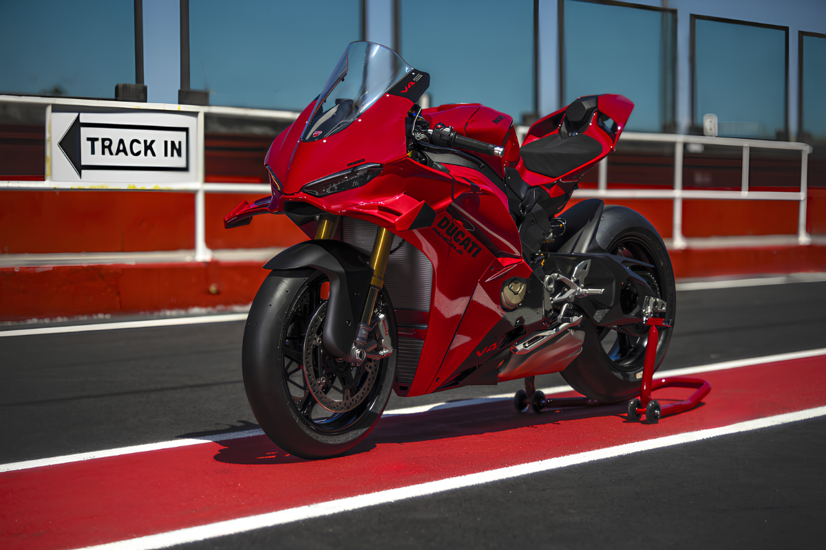 Ducati Panigale V4 2027 chega a 218 cv e ganha ajustes para andar mais rápido nas pistas