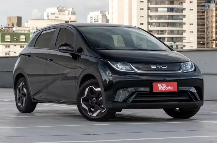 BYD Dolphin lidera ranking dos carros mais desejados pelos brasileiros em 2026; Veja lista 