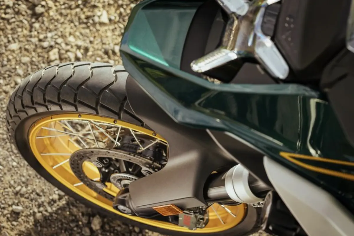Michelin lança Anakee Adventure 2 para motos que rodam no asfalto e na terra