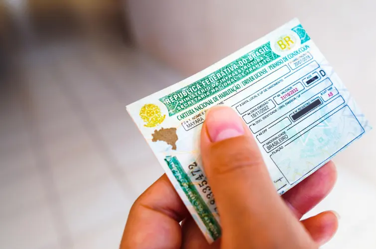 Motoristas já podem solicitar cancelamento do registro de condutor no Brasil