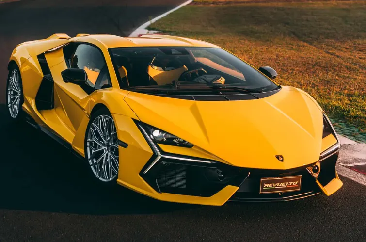  Lamborghini aposta na gasolina sintética para manter viva a emoção dos motores a combustão