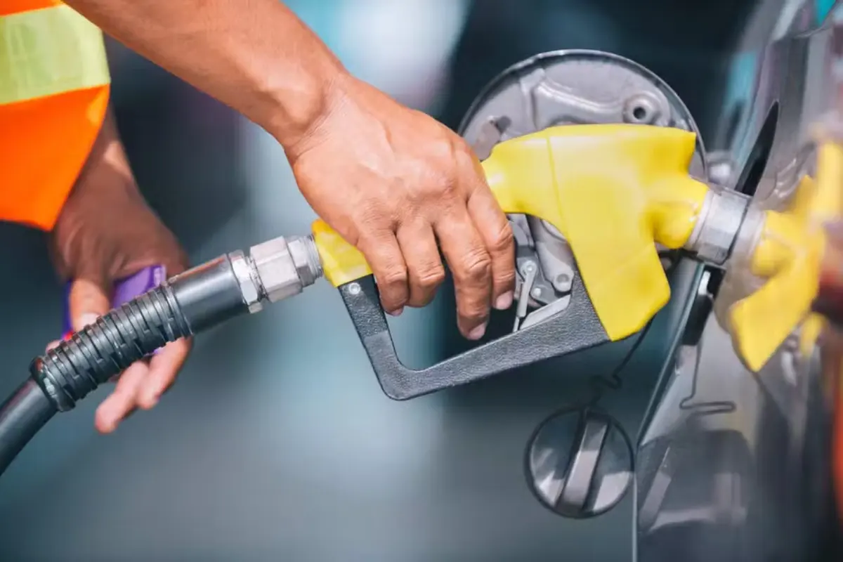 Gasolina pode ter novo aumento de etanol e chegar a 35% no Brasil