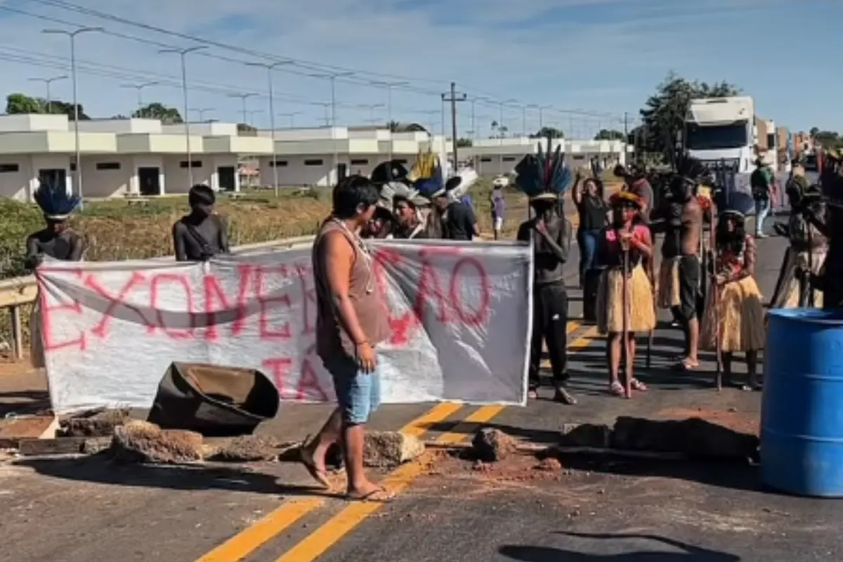Indígenas bloqueiam BR-364 em Cacoal e cobram melhorias na saúde nas aldeias