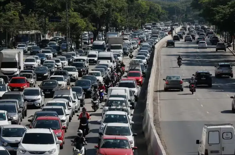 As principais mudanças nas leis de trânsito do Brasil que entram em vigor até 2026
