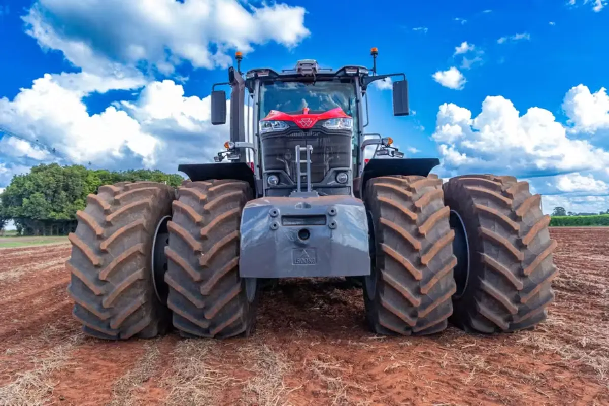 Conheça o Massey Ferguson 9S, trator de 425 cv que custa mais de R$ 2 milhões