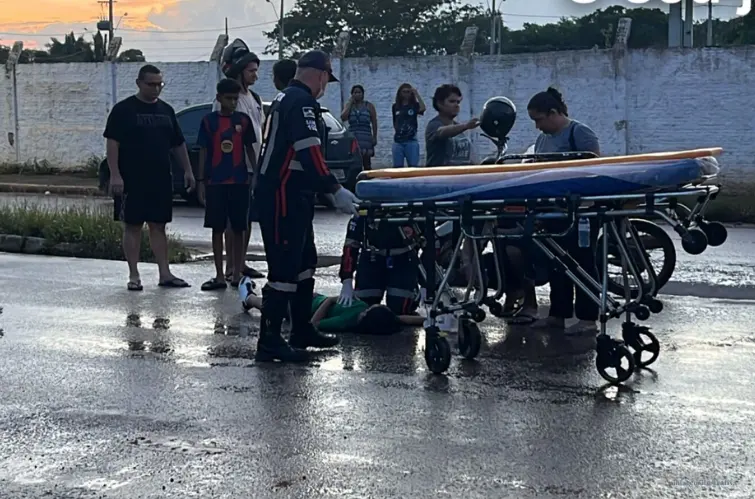 Criança fica ferida após acidente envolvendo motos em frente ao Parque dos Tanques