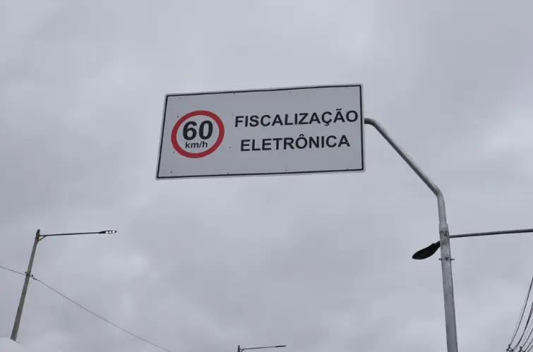 Aviso de radar deixa de ser obrigatório nas vias brasileiras após mudança em resolução