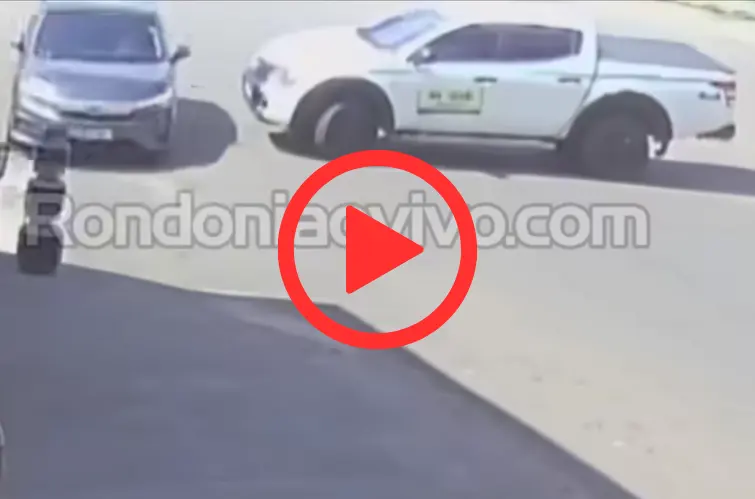 Motorista de veículo oficial foge após causar acidente e deixar mulher ferida em Porto Velho