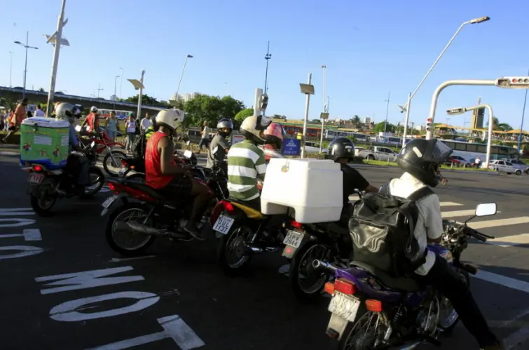 Três atitudes comuns de motociclistas que podem gerar multa