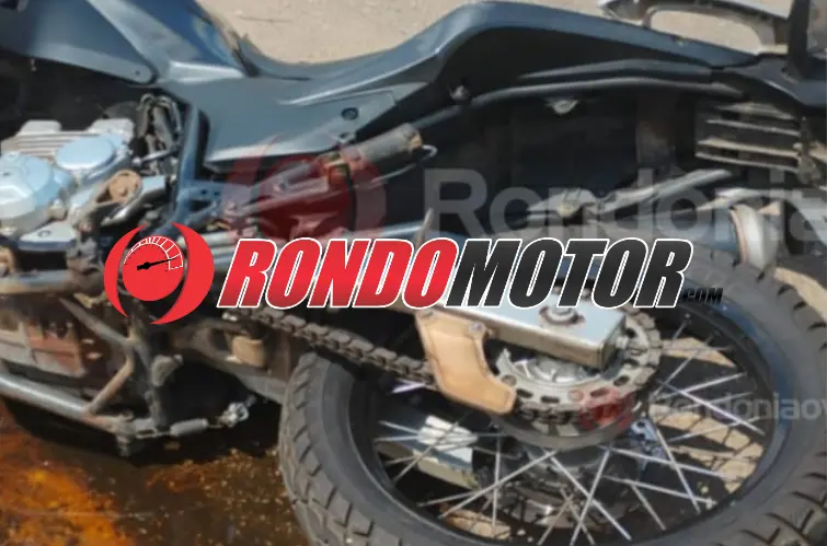 Mulher fica ferida após bater moto em carro na Avenida Nações Unidas