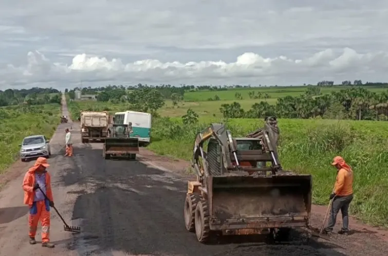 Governo realiza melhorias na RO-383 entre Cacoal e Espigão d’Oeste