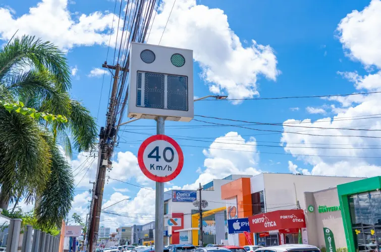 Radares com painel apagado geram dúvidas, mas multas continuam valendo