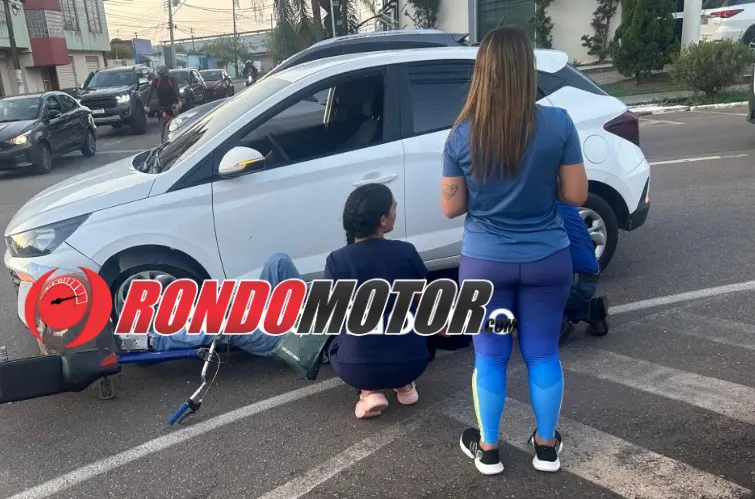 Adolescente é atropelado por carro ao sair da escola  