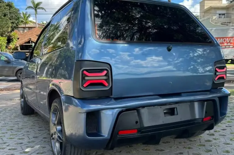 Fiat Uno viraliza após ganhar peças de Renegade, Corolla Cross e até itens que o Commander não tem