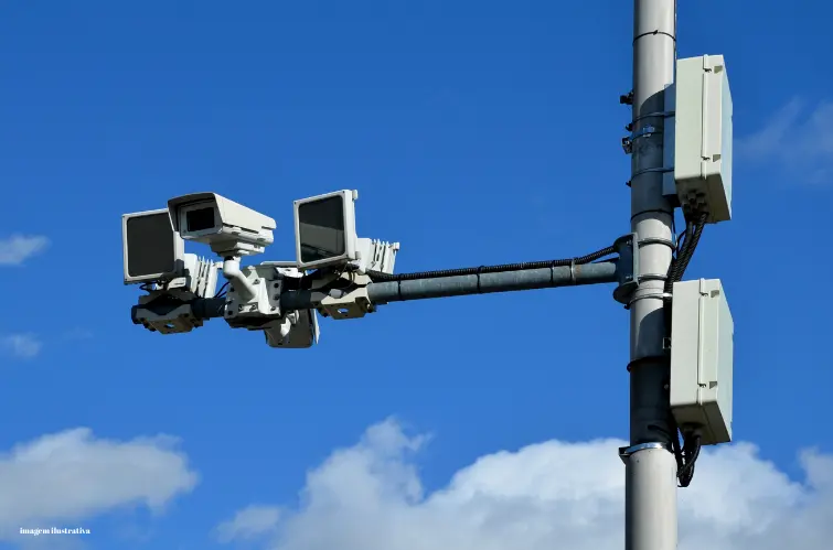 Radares que multam escapamento barulhento começam a ser testados em São José dos Campos