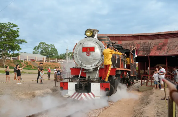 Locomotiva 18 volta a funcionar e terá apresentações todos os domingos no Complexo da EFMM