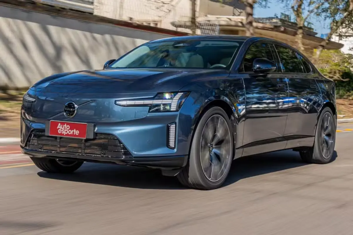 Volvo ES90 surpreende com 680 cv, som de cinema e tecnologia para purificar o ar