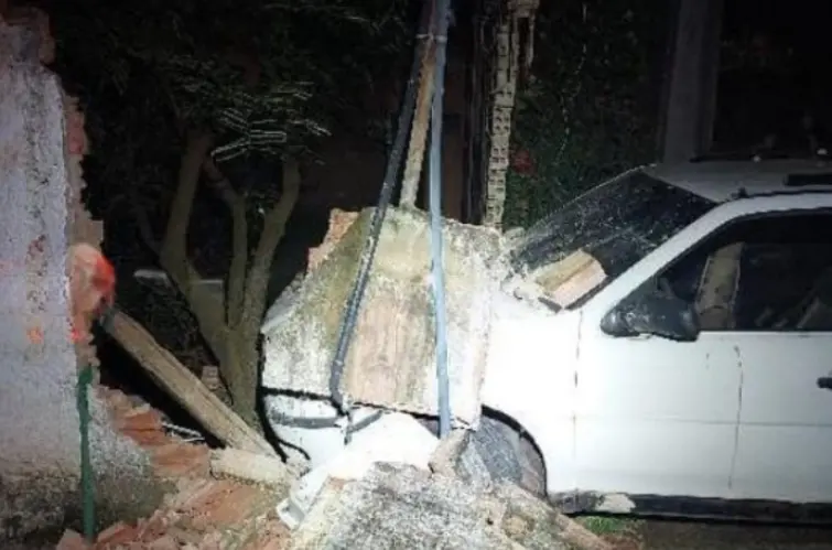 Vigilante embriagado derruba muro de residência e acaba preso na zona Leste de Porto Velho