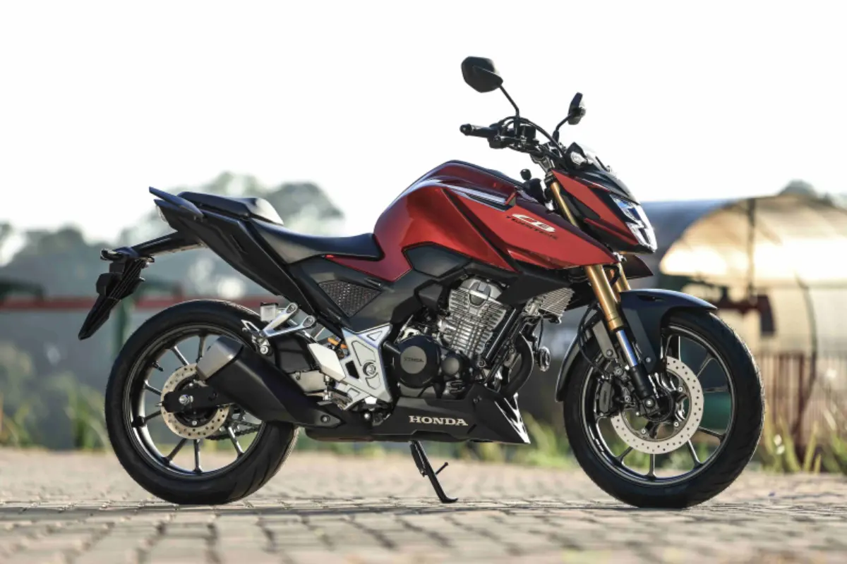 Honda CB300F Twister 2027 ganha controle de tração e suspensão invertida