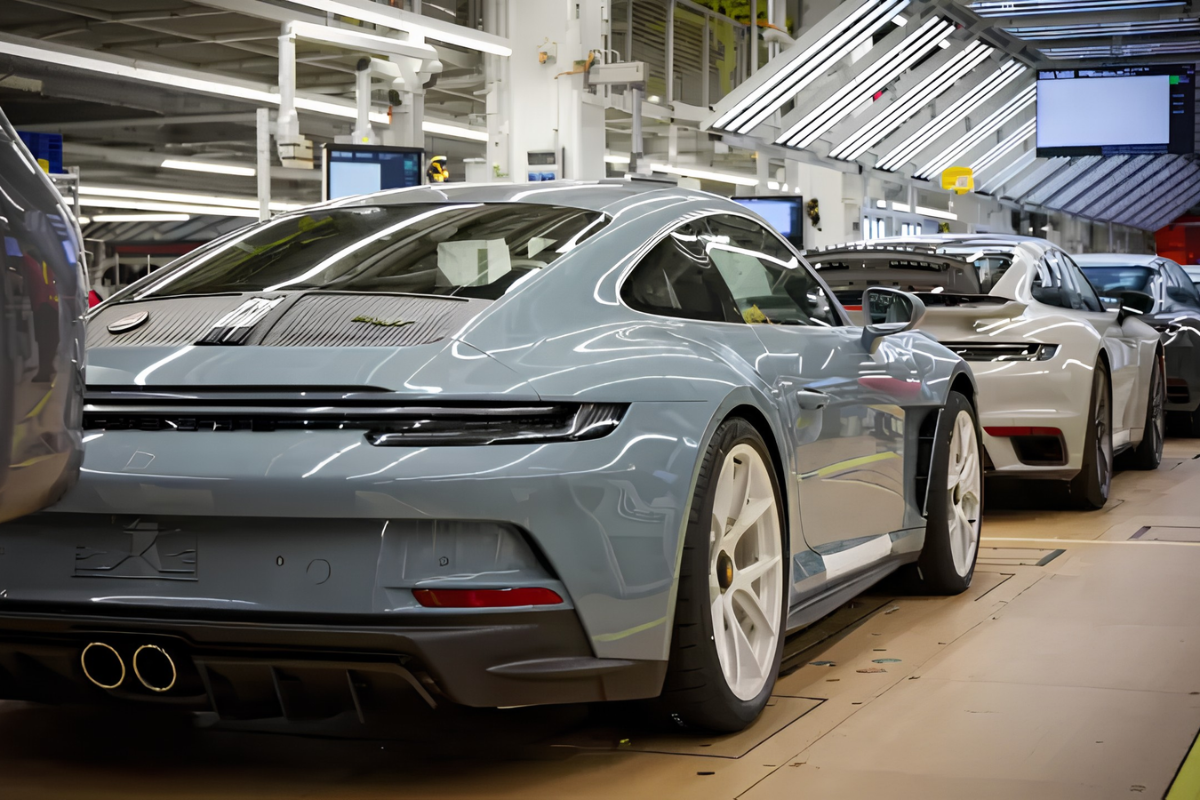 Porsche cortará 9.000 empregos e vende participação na Bugatti Rimac para reduzir custos