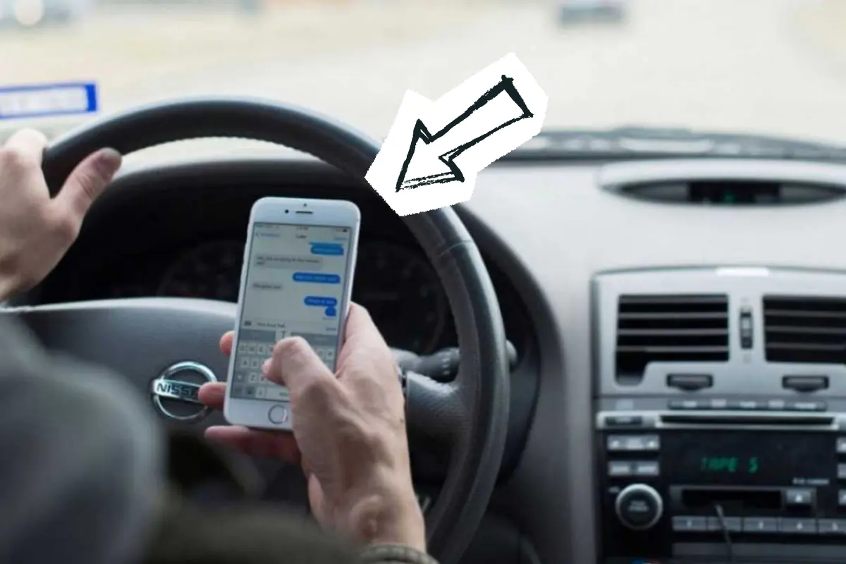 Celular ao volante pode gerar multa média ou gravíssima, dependendo do uso