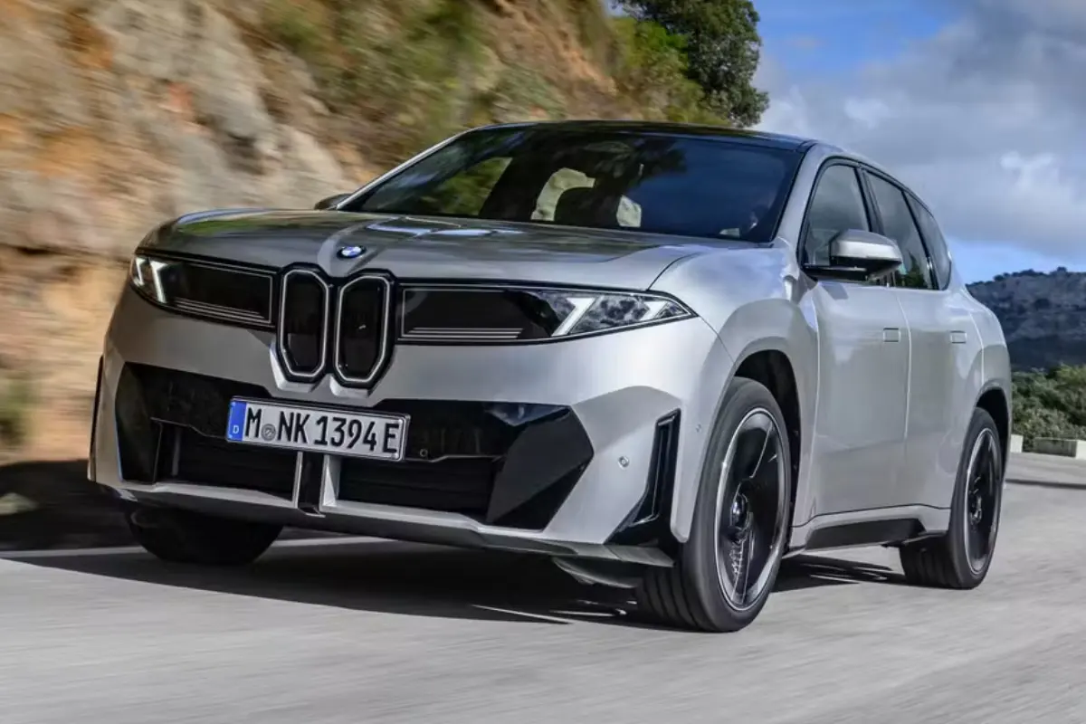 Novo BMW iX3 chega ao Brasil com autonomia de 570 km e será o elétrico com maior alcance do país