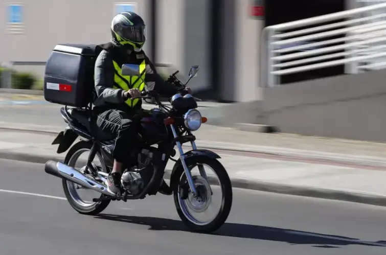 Motociclistas profissionais têm direito a adicional de periculosidade de 30% sobre o salário