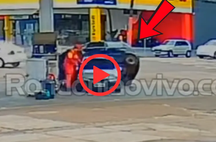 Vídeo mostra carro capotando e atingindo Celta que abastecia em posto de combustíveis