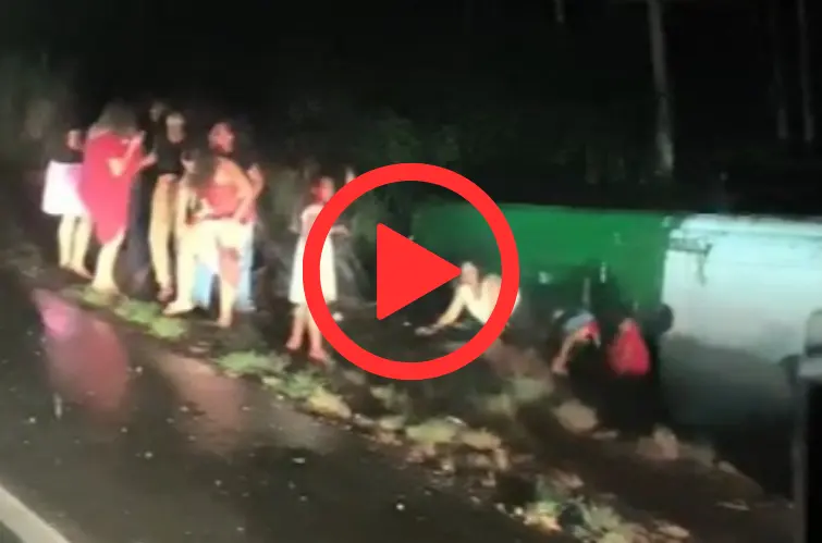 Colisão na BR 364 envolvendo ônibus com fiéis deixa motociclista morto e vários feridos