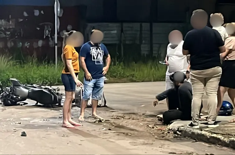Colisão entre motoboys deixa dois feridos na Avenida 7 de Setembro