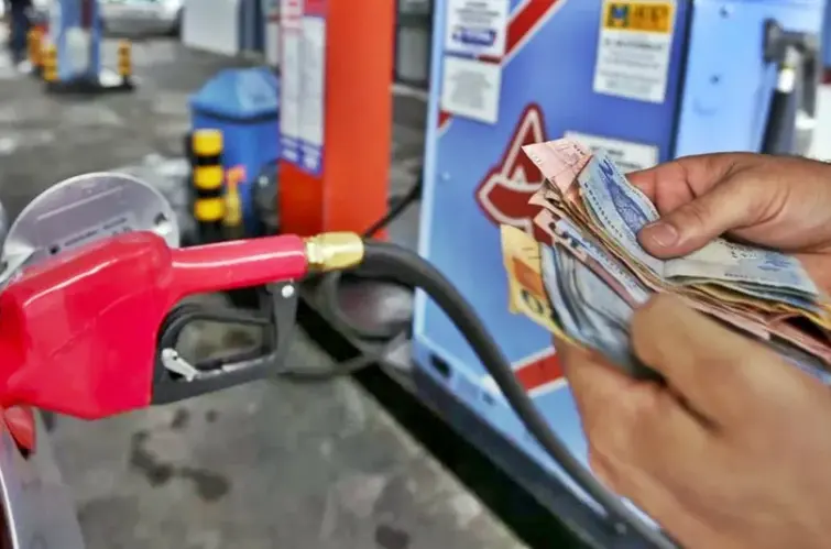 Gasolina e diesel terão aumento em todo o Brasil a partir de janeiro de 2026 com reajuste do ICMS; alta chega a 6,8%