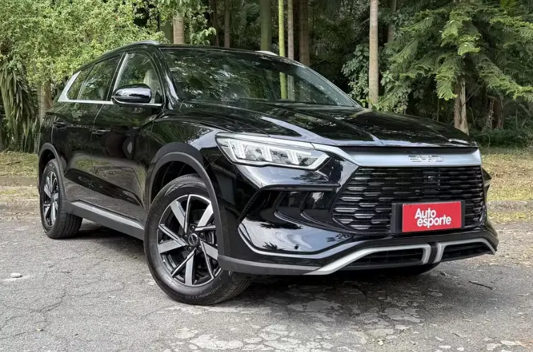 Os carros elétricos e híbridos mais vendidos do Brasil em março de 2026