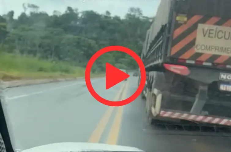 Pálio faz ultrapassagem proibida e quase causa colisão com carreta na BR-364; vídeo mostra o risco