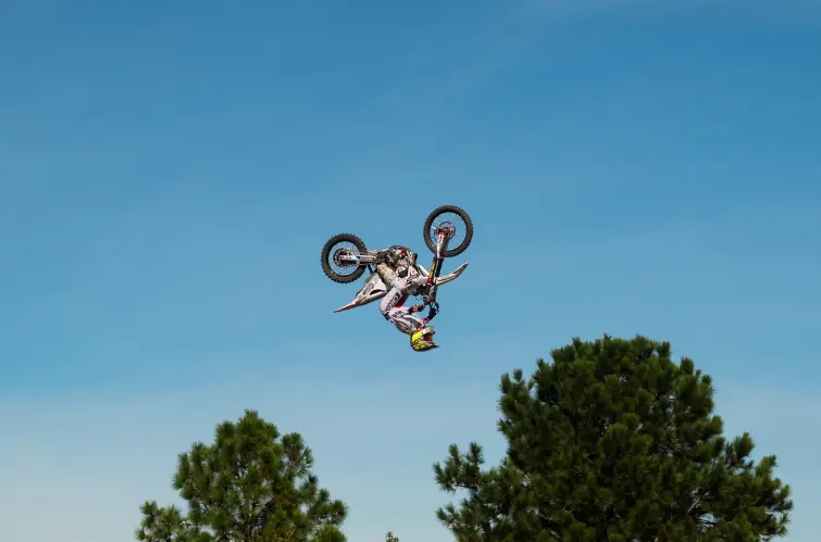 Nicolas Ferreira, campeão brasileiro de FMX, passa por Porto Velho