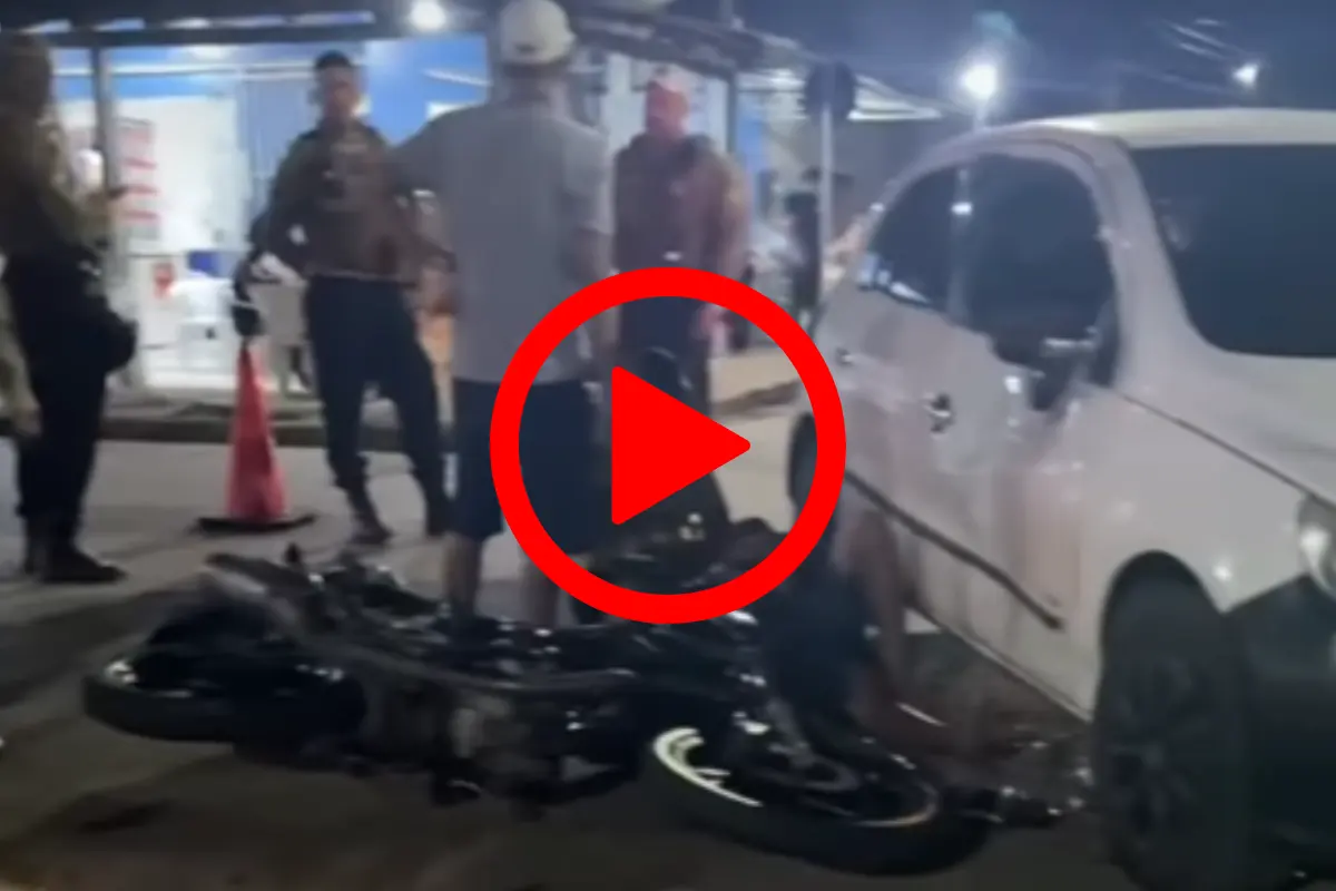 Condutores sem habilitação se envolvem em grave acidente e motociclista fica inconsciente