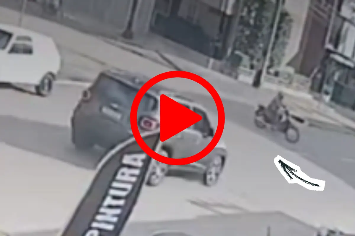 Câmeras registram acidente que deixou idoso gravemente ferido em cruzamento de Porto Velho