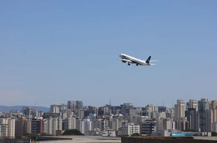 Governo zera tributos sobre querosene de aviação para conter alta nas passagens