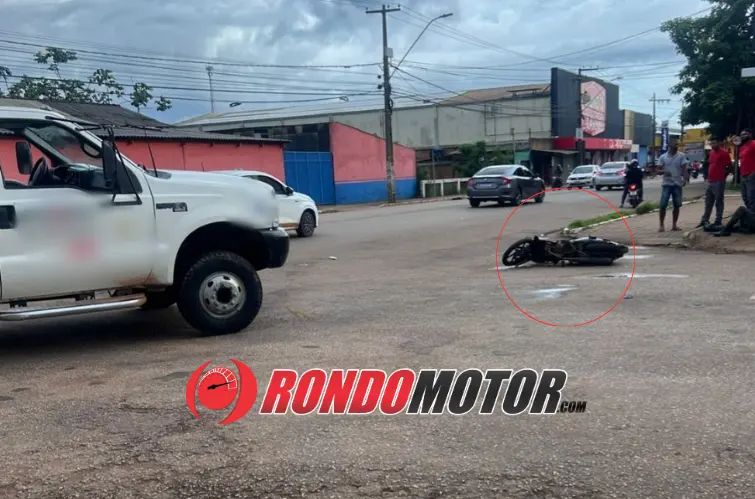 Militar da Base Aérea fica ferido após colisão entre moto e caminhão na avenida Mamoré