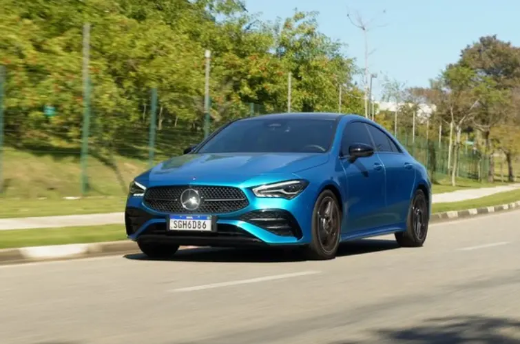 Coupê de quatro portas da Mercedes é refinado e eficiente