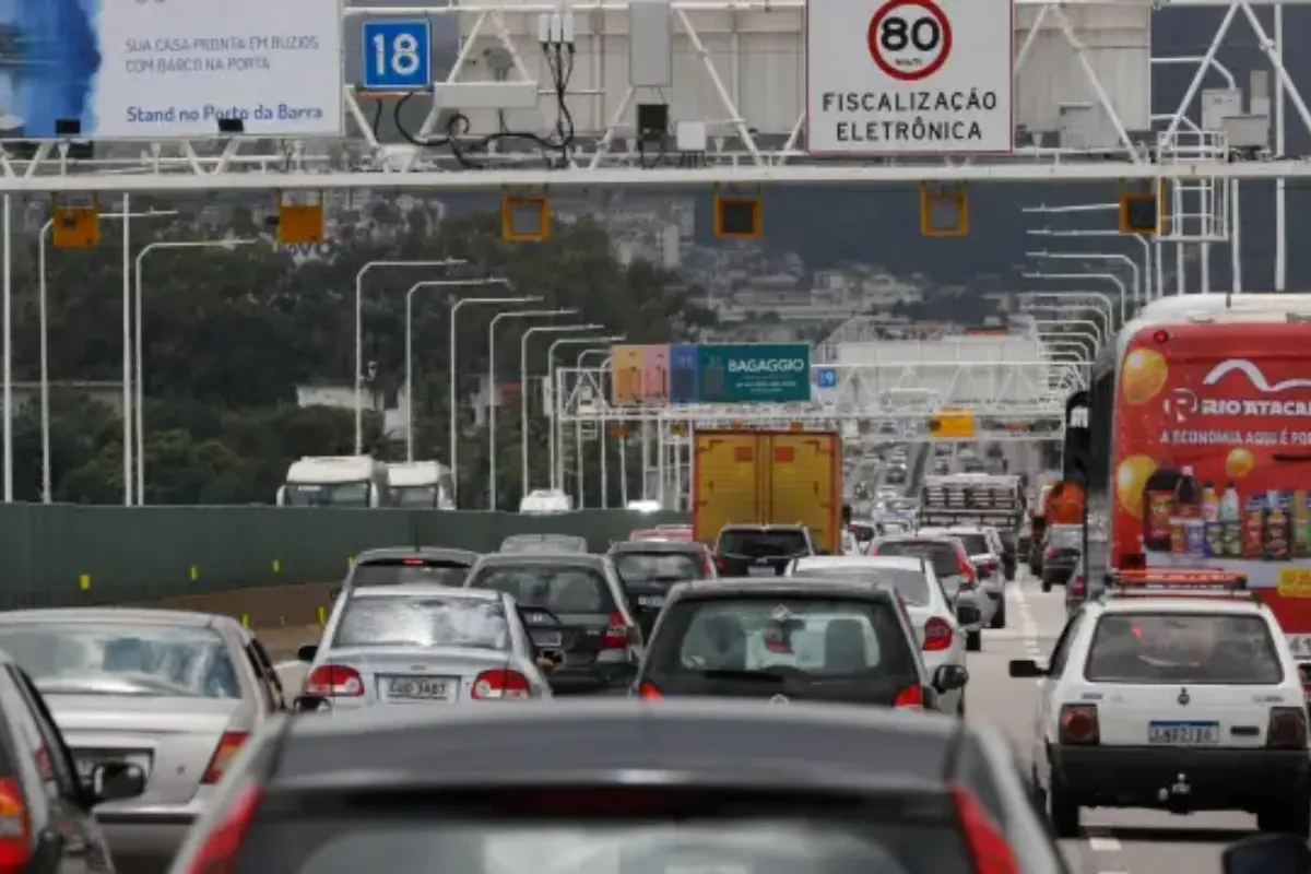 Radar que calcula velocidade média começa a ser testado em oito estados