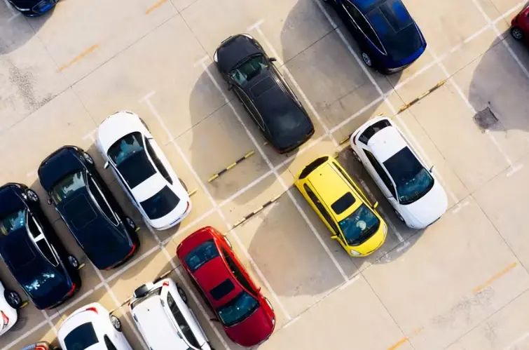 Vaga de garagem de condomínio precisa ter tamanho mínimo?