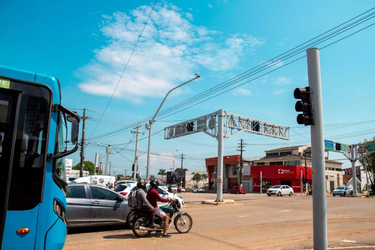 Prefeitura reforça sinalização em ruas de Porto Velho após registro de acidentes