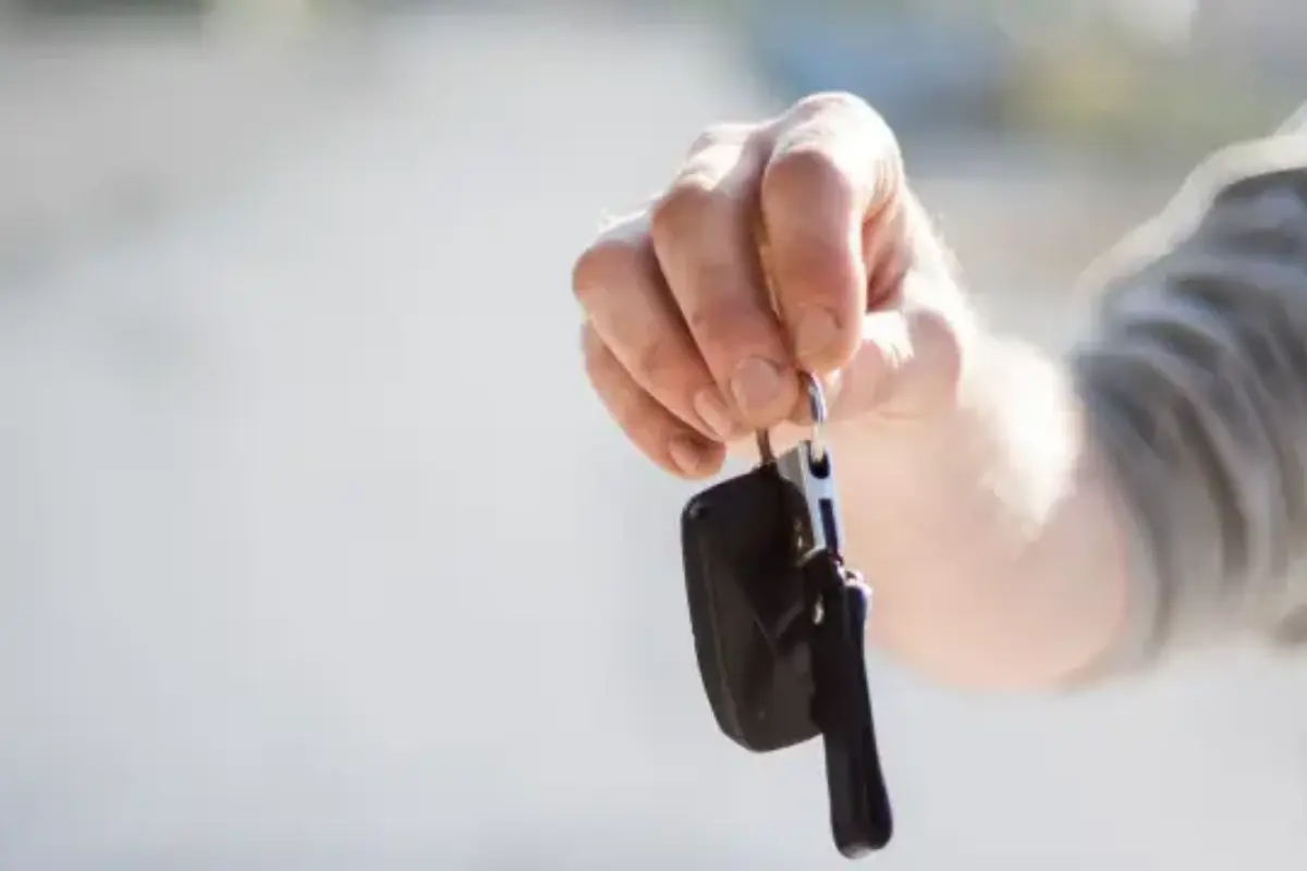Venda de carro pelo celular pode ser feita pela CNH do Brasil; veja como funciona