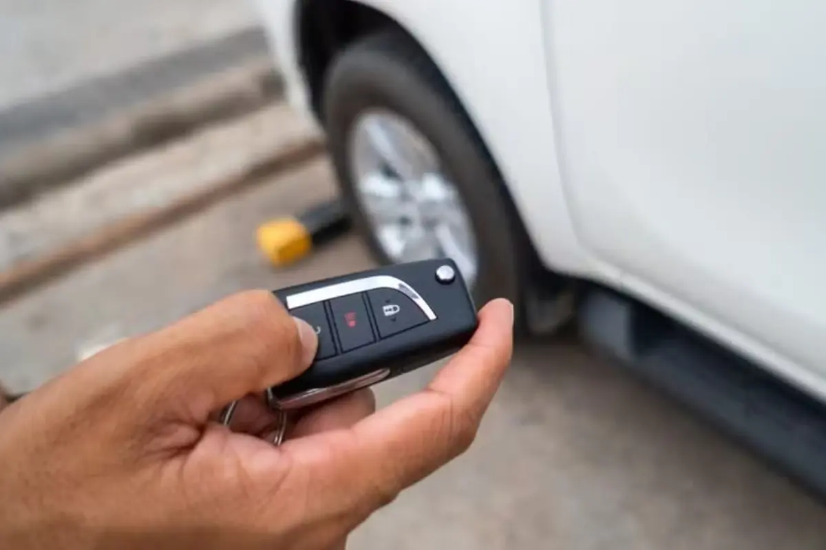 Golpistas bloqueiam sinal da chave para roubar carros; saiba se proteger