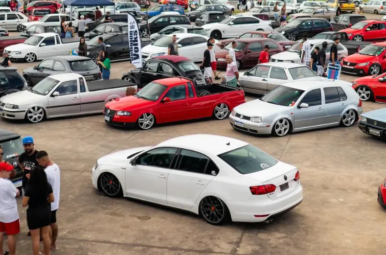 Cacoal recebe campeonato rondoniense de exposição com carros rebaixados, antigos e off-road