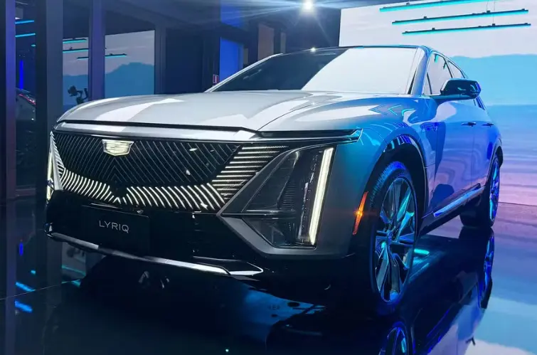 Cadillac volta ao Brasil após mais de 70 anos com três SUVs elétricos de luxo
