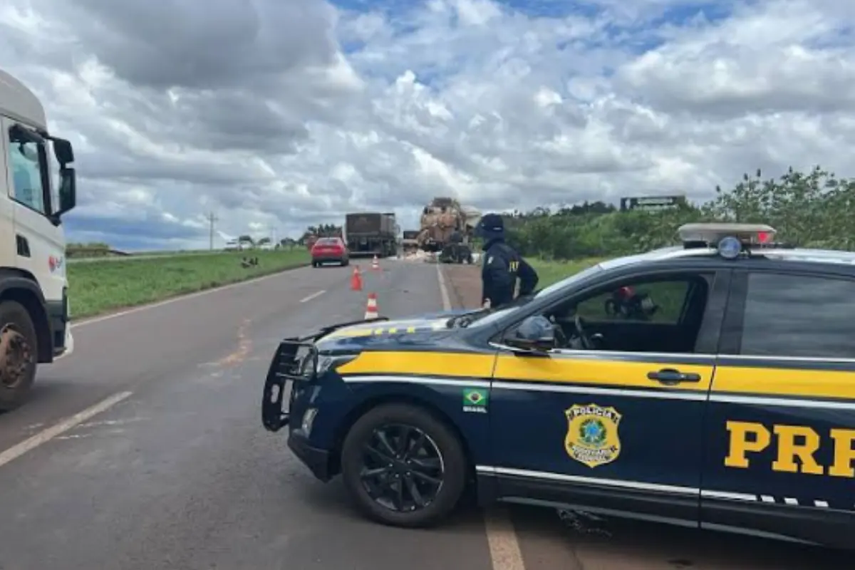 Acidente bloqueia trecho da BR-364 em Jaru e interdita pista no sentido Vilhena