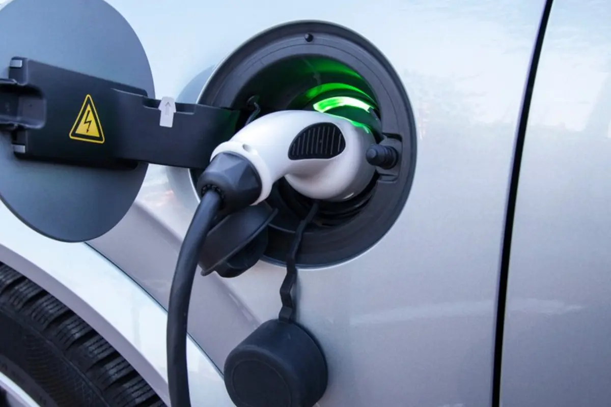 Busca por carros elétricos usados cresce 71% no Brasil e indica amadurecimento do mercado