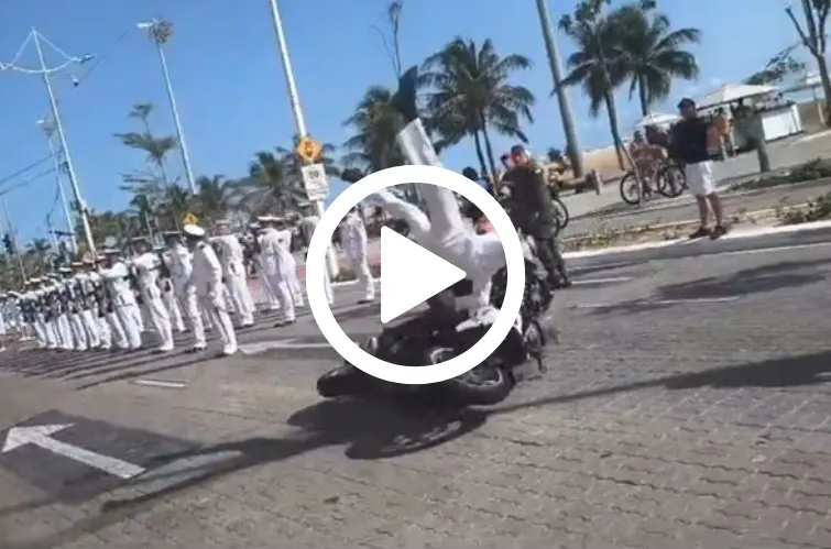 Militar da Marinha é atropelado por motociclista do Exército durante desfile de 7 de Setembro em Fortaleza