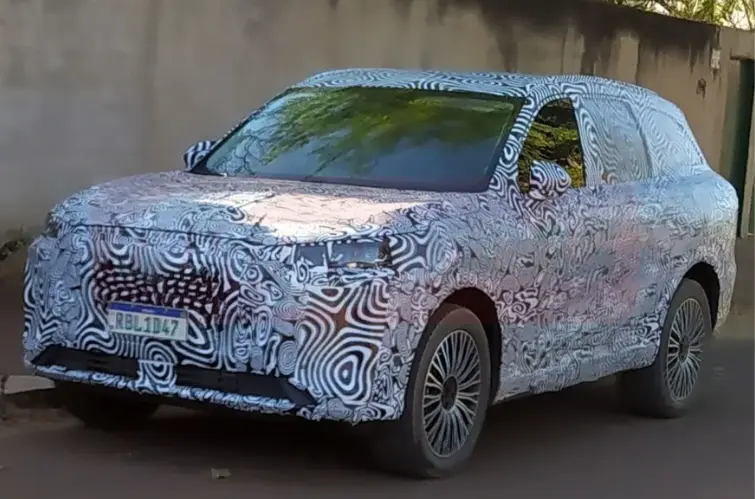 Tiggo 9 é flagrado em testes no Brasil e deve ser o Caoa Chery mais luxuoso